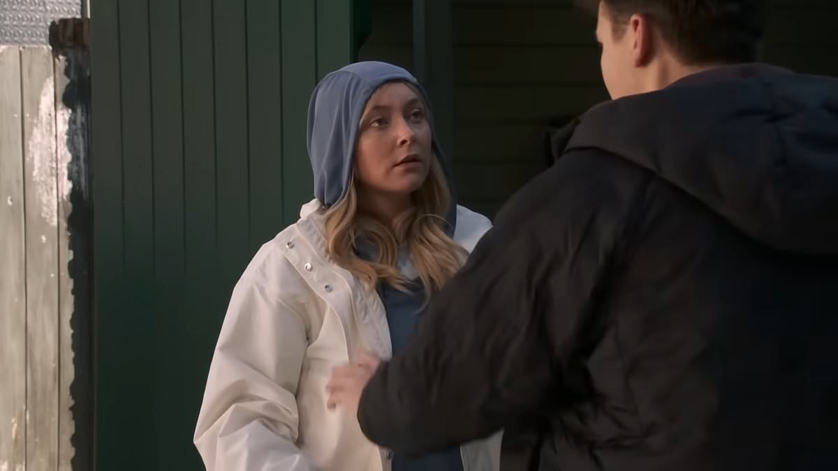 Coronation Street villain Megan Walsh makes a surprise return - as viewers brand her scenes 'creepy' after dark grooming storyline