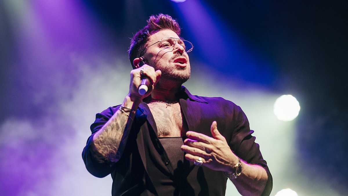 Blue's Duncan James reveals stripper boyfriend is moving in to live with him and his mother - eight months after split from long-term partner was revealed