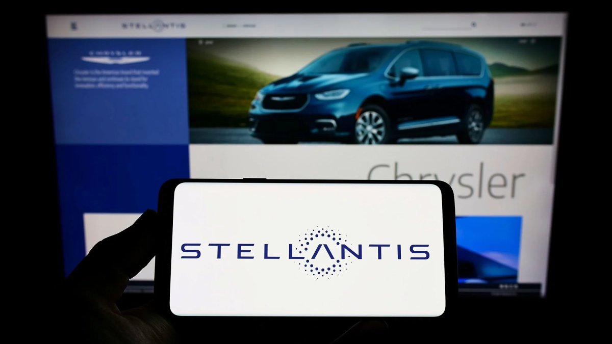 Stellantis (STLA) Stock: Dongfeng Partnership Fuels Peugeot and Jeep EV Expansion