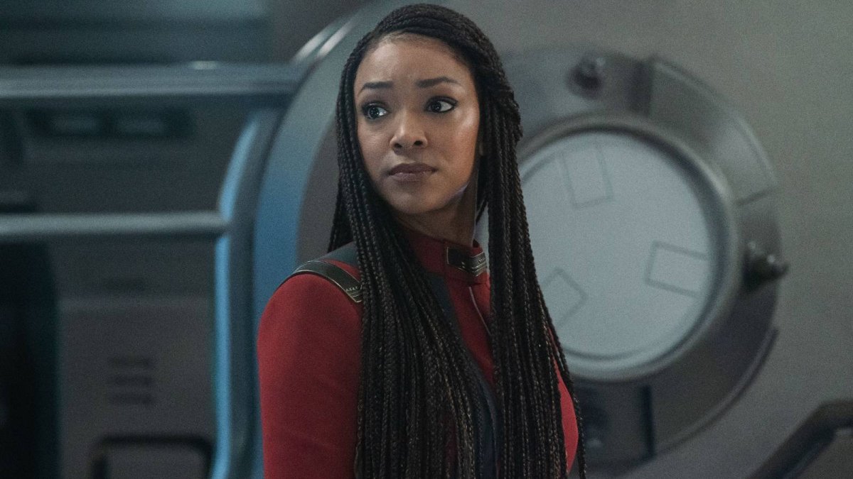 Sonequa Martin-Green Wants To Return As Burnham For A Star Trek Crossover: “I Would Definitely Do It”