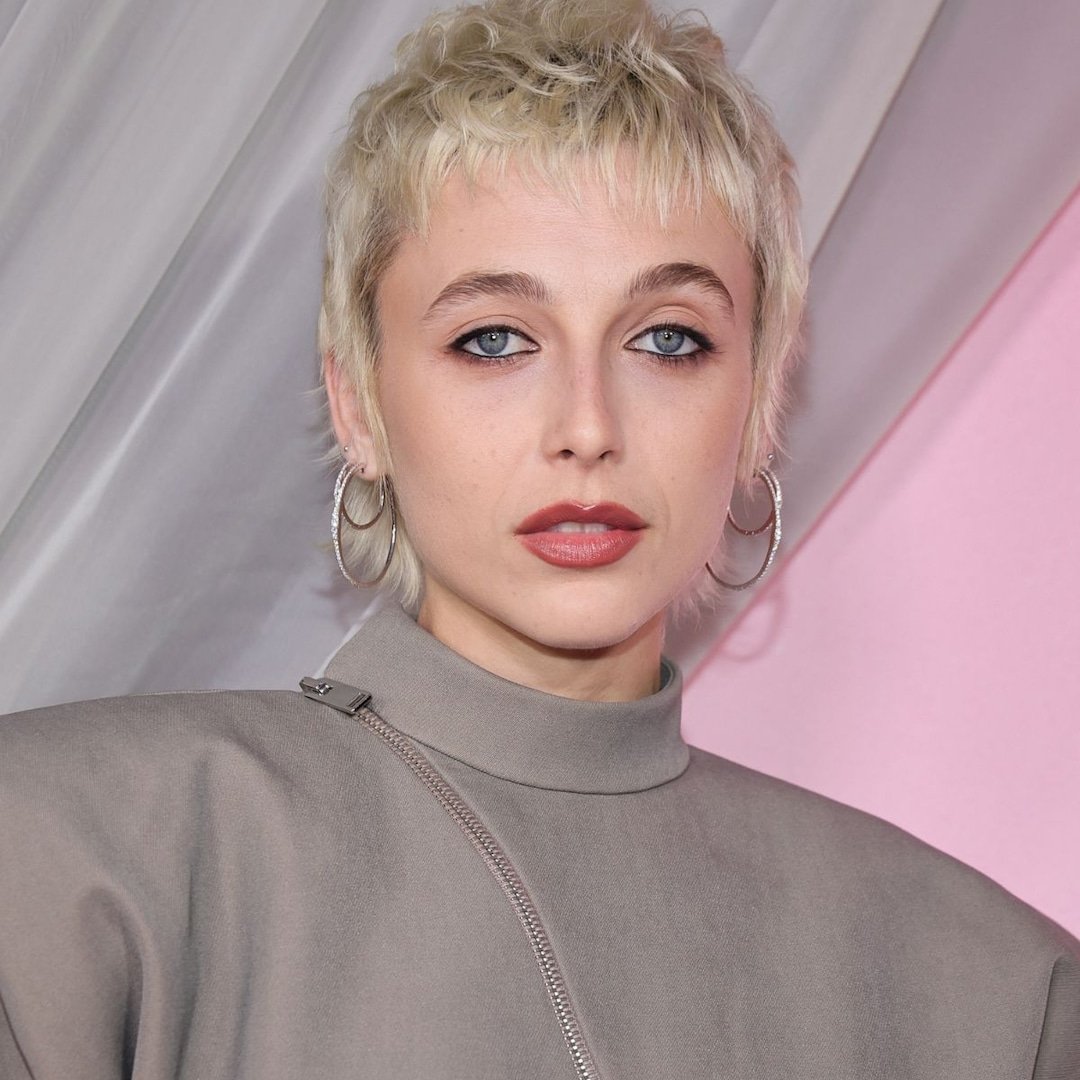 Emma Chamberlain Is Unrecognizable With Long Hair Transformation
