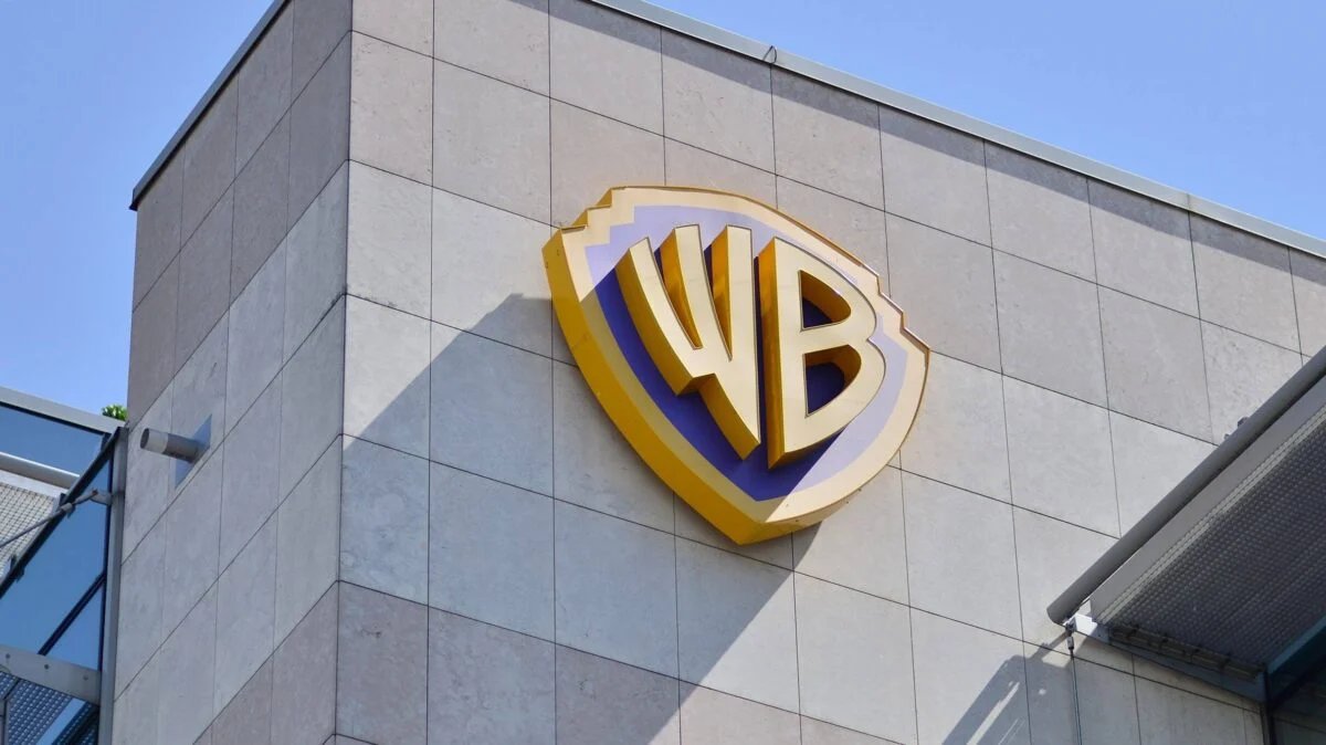 Warner Bros. Discovery (WBD) Stock Rises as $15B Loan Package Closes Ahead of Paramount Deal