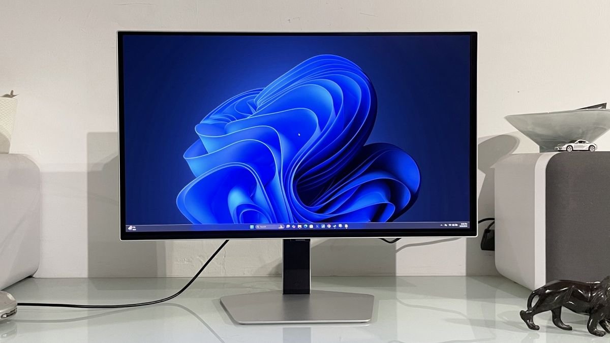 I'm impressed that Microsoft keeps on improving PowerToys with smart additions — but I wonder why the newest monitor trick isn't in Windows 11 by default
