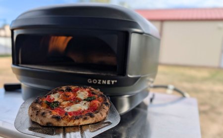 I've made thousands of pizzas for slice-loving customers, and the Gozney Arc Lite is a near-perfect pizza oven for beginners