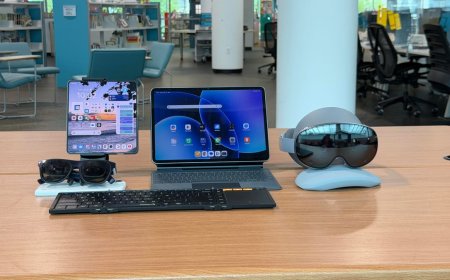 I ditched my laptop for XR headsets, tablets, and phones - and learned an important lesson