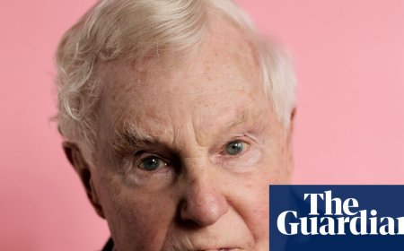 ‘I want to hit 100’: Derek Jacobi on Aids, ageing and failing to boil an egg