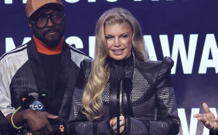 Fergie reunites with Black Eyed Peas in surprise appearance at American Music Awards 2026