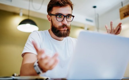 Web devs sleeping with the enemy: AI is doing their job and they worry it's after their desk too