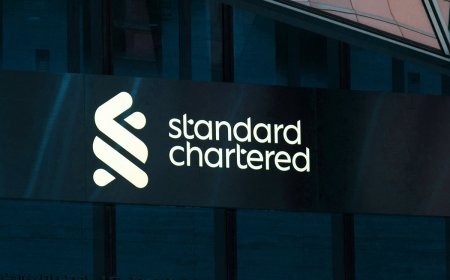 Standard Chartered (STAN) Shares Slide as Bank Unveils Plan to Eliminate 7,000 Positions by 2030