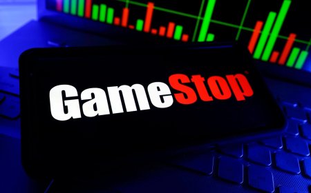 GameStop (GME) Stock Plummets 8.5% Following Ryan Cohen’s Bold $56B eBay Acquisition Proposal