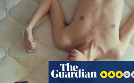 A Few Feet Away review – Buenos Aires slacker tries to balance app life and real sex in vivid hookup drama