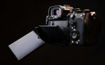 The Sony a7R VI Somehow Beat Sony's Own Flagship