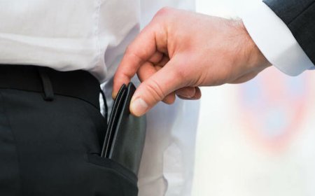 A Russian speaker and jailbroken Gemini went on a hacking spree and emptied at least one MAGA victim's crypto wallets