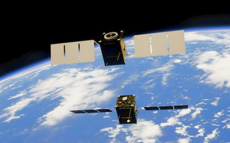 Commercial satellite supplying intel to Ukraine is cornered by four Russian spacecraft — US Space Force can only watch as Russia threatens 'quasi-civilian' targets