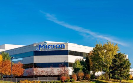 Barclays Predicts $1 Trillion AI Boom: These 5 Memory Stocks Are Prime Beneficiaries