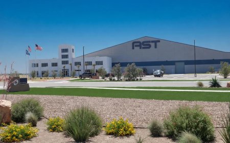 AST SpaceMobile (ASTS) Stock Jumps 7% on Major Telecom Partnership and FCC Approval