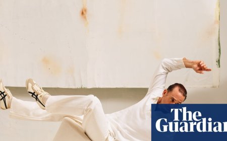 Joseph Fiennes on parenting, politics and banning children from social media: ‘Stand up, Keir, this is your kids’ generation’