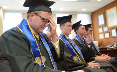 Graduation ceremony speaker blasted by boos when she calls AI 'the next industrial revolution' — why Gen Z cheers for a time before AI