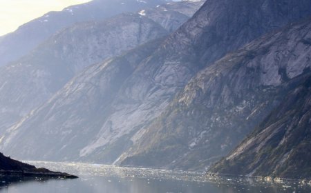 Huge landslide created a 500-meter-high tsunami in a major tourist area