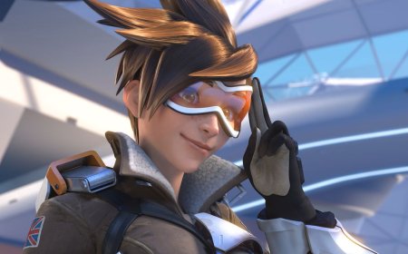 The Fortnite-Overwatch crossover means we're talking about Tracer's butt again