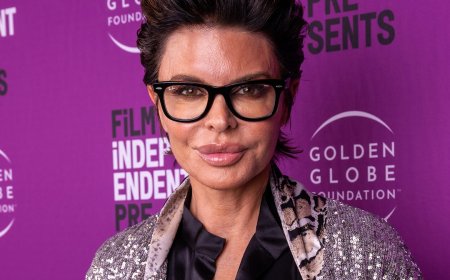 Lisa Rinna Is Unrecognizable With Curly Blonde Hair Transformation