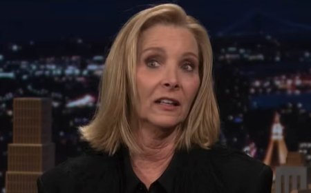 Lisa Kudrow reveals savage true feelings about Friends storyline… after slamming show's male writers