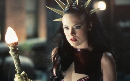 The Tick (2001) is the perfect weekend binge — and it's streaming for free