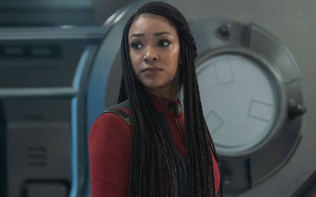 Sonequa Martin-Green Wants To Return As Burnham For A Star Trek Crossover: “I Would Definitely Do It”