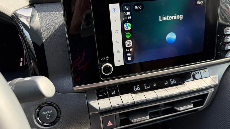 I tested ChatGPT and Perplexity AI as my CarPlay voice assistants - this model was better