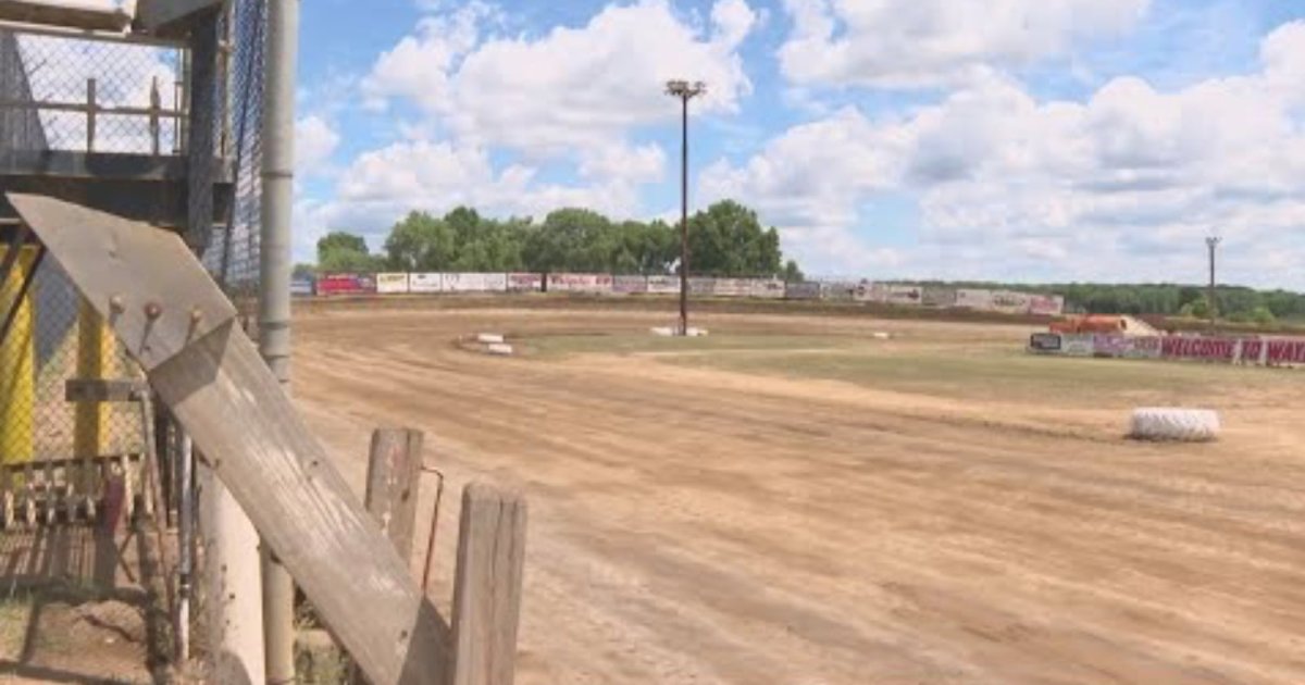 Three Photographers Injured After Sprint Car Goes Off Track at Ohio Race