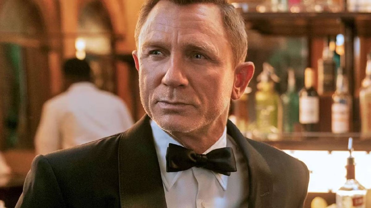 Official New James Bond Trilogy Met With Huge Support From Fans