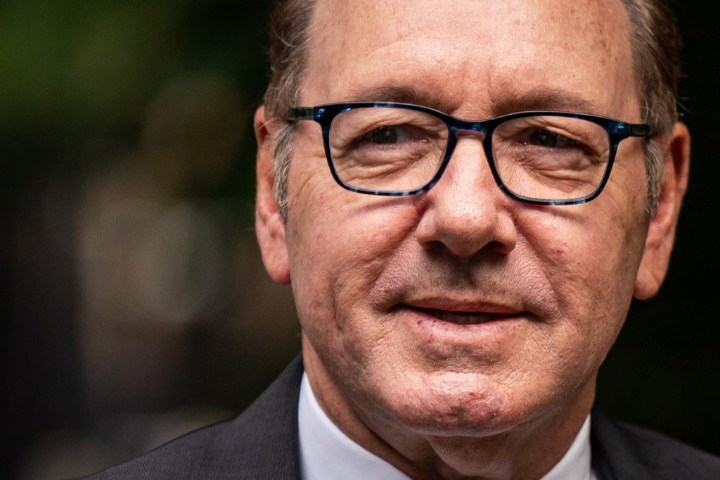 Kevin Spacey On Being Gay & Closeted: “I Always Felt That I Was Being Attacked”