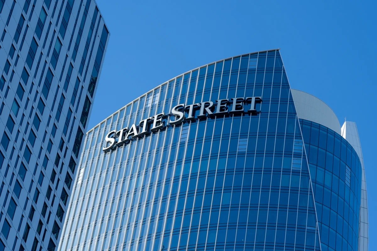 State Street (STT) Stock Climbs on Launch of GENIUS Act-Compliant Stablecoin Reserve Fund