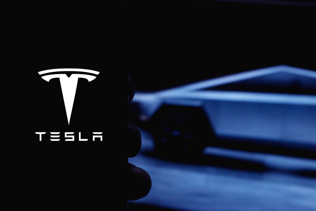 Tesla (TSLA) Stock Dropped 6% Below Target Amid SpaceX Merger Speculation