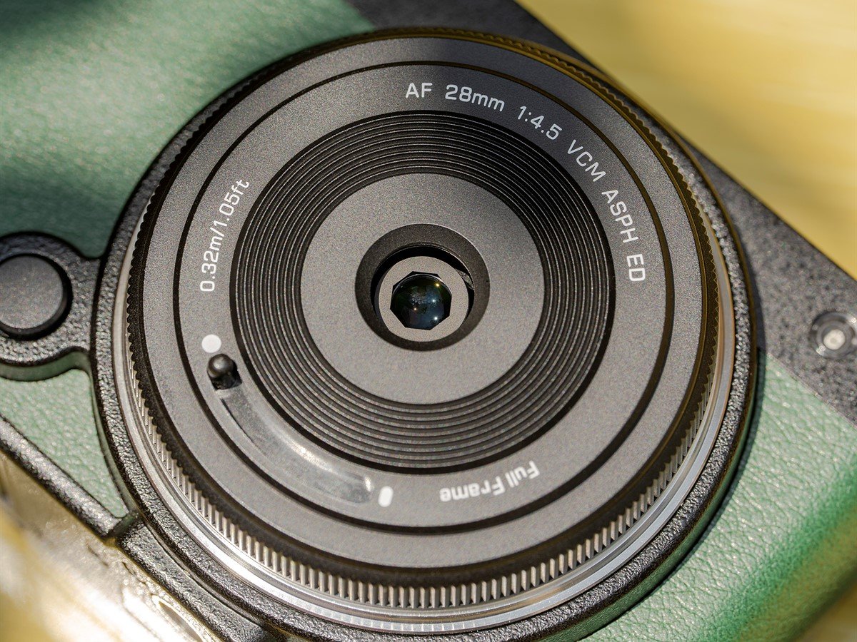 L-mount finally gets a truly tiny lens