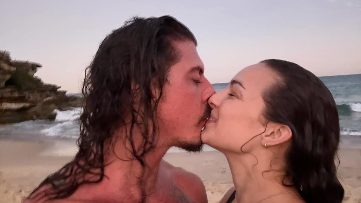 Abbie Chatfield stops posting about her boyfriend Adam Hyde on Instagram after he was denied entry into the US