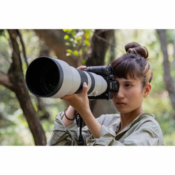 The Sony a7R VI Has Illuminated Buttons. Why Did It Take a Decade?