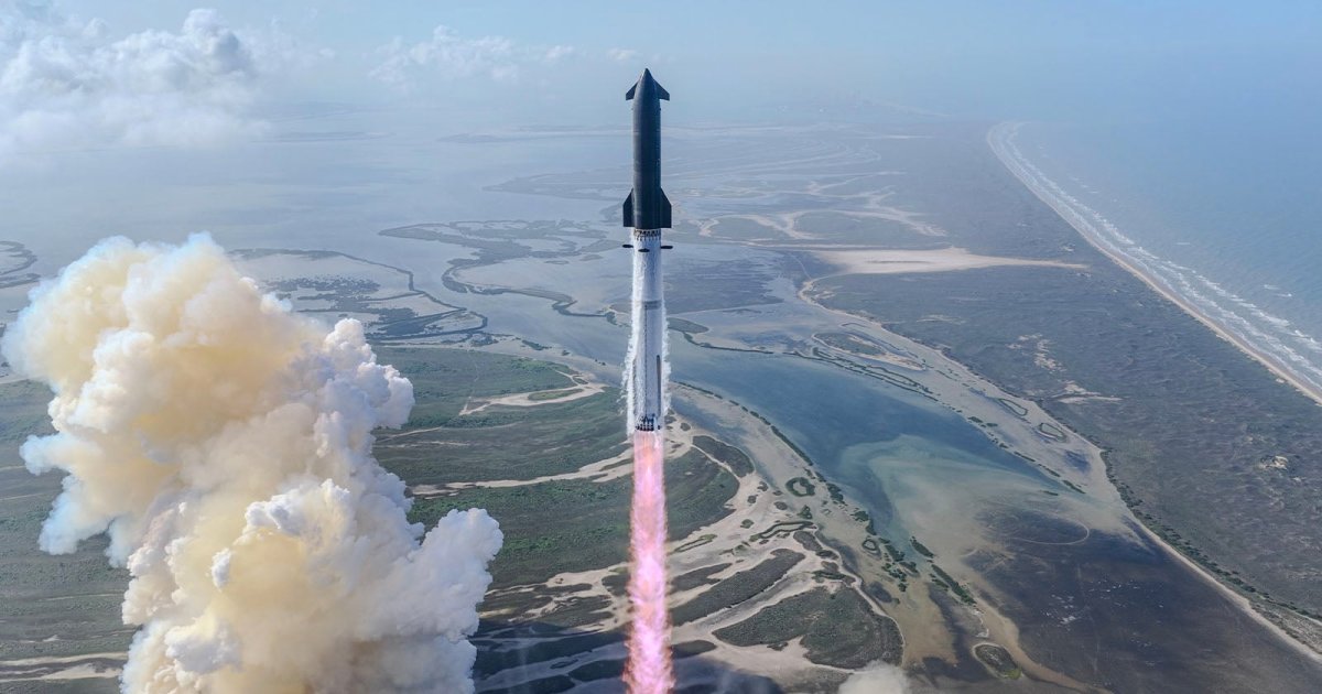 Slow-Mo Video Captures Shockwaves From the SpaceX Starship Megarocket