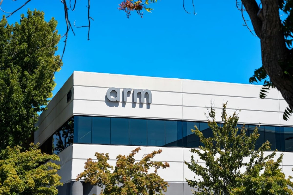 Arm Holdings (ARM) Stock Soars to Record $427.99 — Should Investors Chase the Rally?