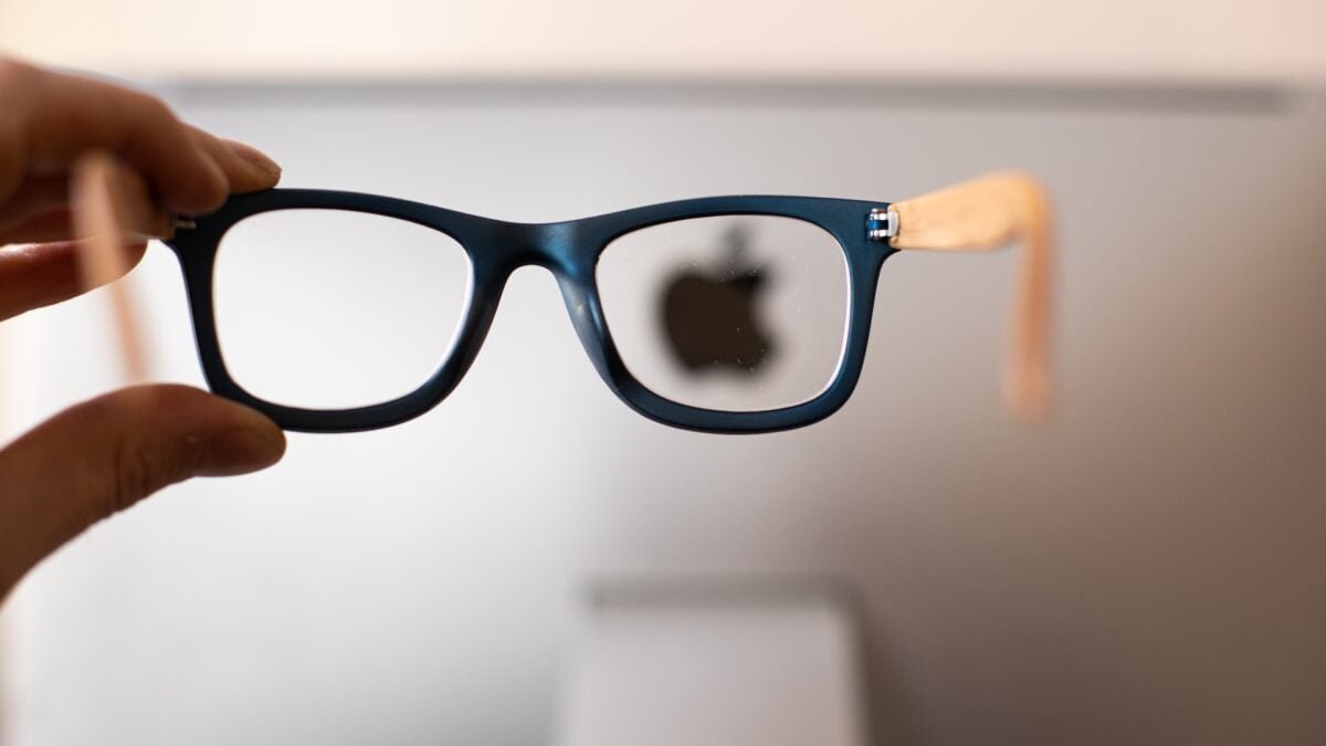 Apple Is Officially Coming for Meta’s Privacy-Invading Lunch With Its Own Smart Glasses in Late 2027