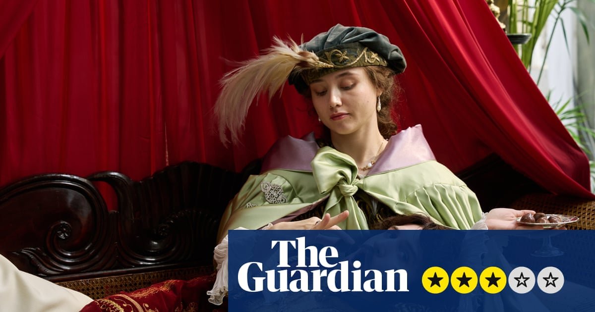Madfabulous review – Callum Scott Howells shines as flamboyant aristocrat in hedonistic period romp