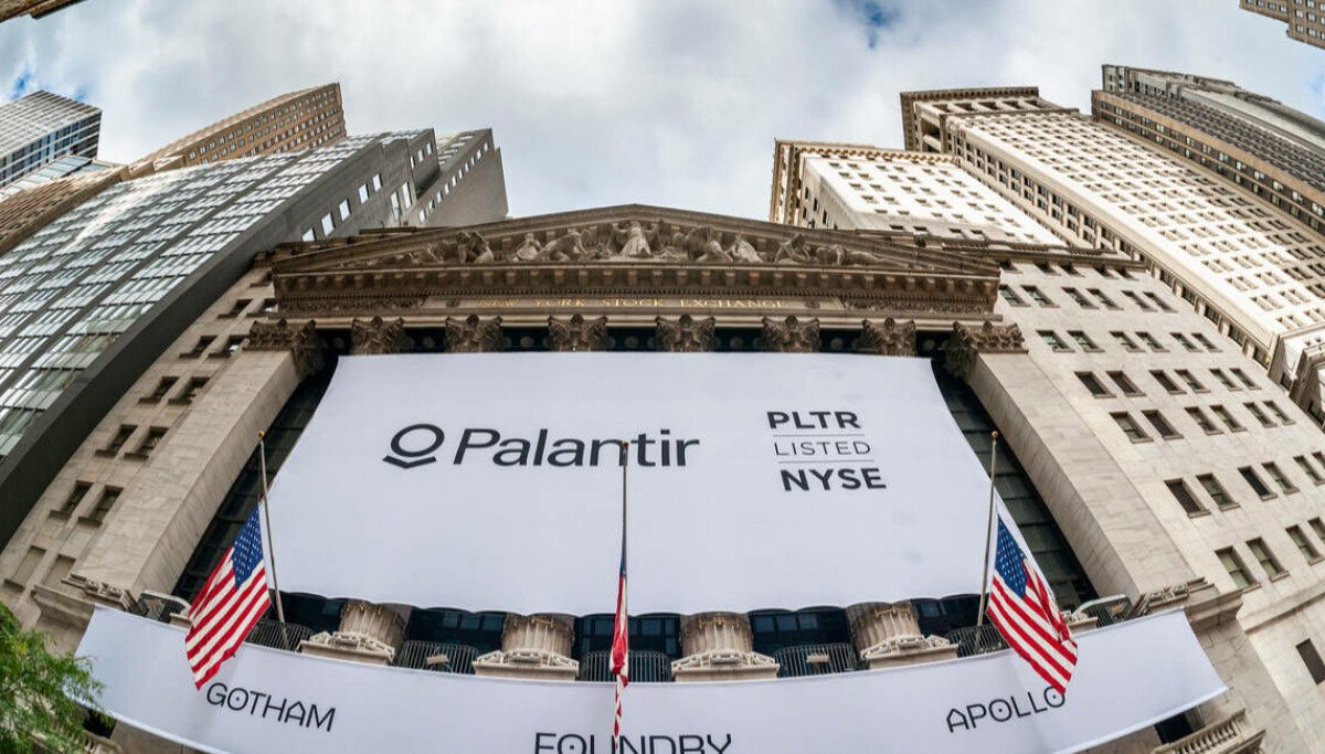 UK lawmakers call on government to ditch Palantir NHS contract