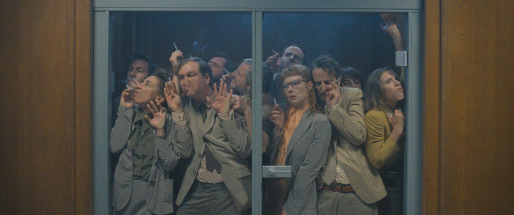 How ‘The Flaws’, An Absurdist Comedy In Which Barely Anyone Speaks, Beat The Competition At Seriencamp: “We Thought Dialogue Was The Hardest Part, So Let’s Leave Out The Dialogue”