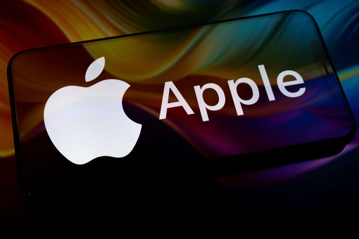 Apple (AAPL) Stock Plunges 6% Following Unprecedented Hardware Price Increases