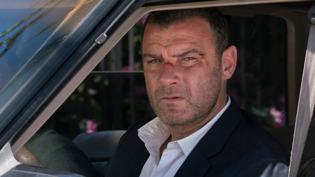 7-Part Bingeworthy Gritty Crime Series That Ended With A Movie Is Now A #1 Apple Hit
