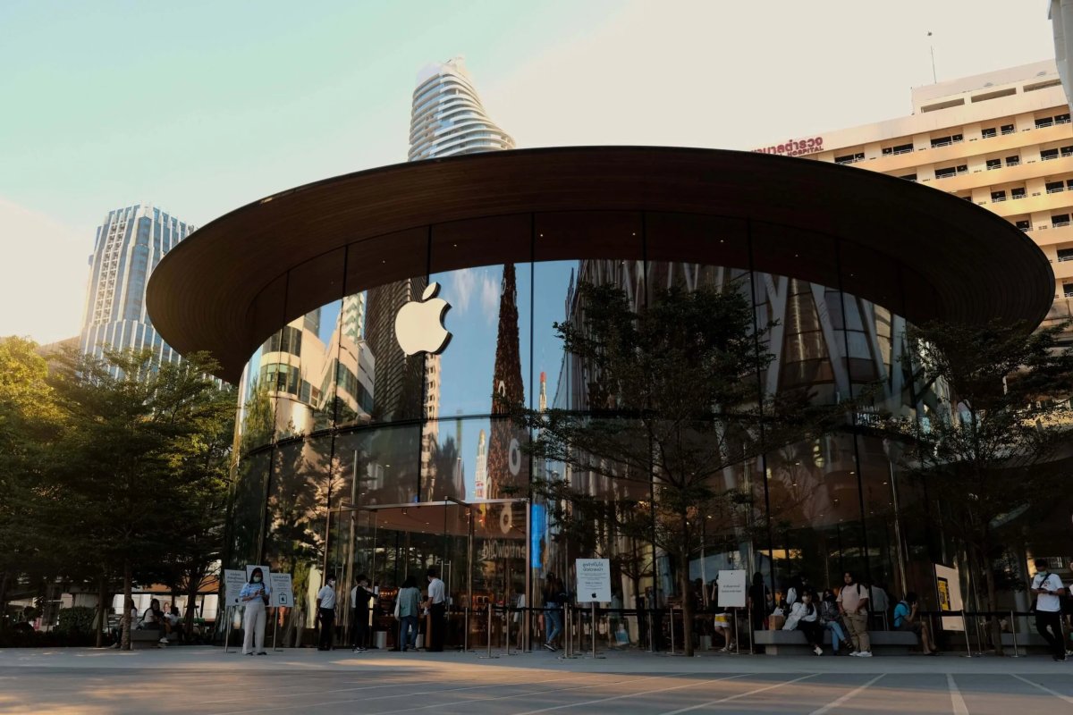 Apple (AAPL) Stock Gains 3% Amid Bid to Source Chips From Sanctioned Chinese Manufacturer CXMT