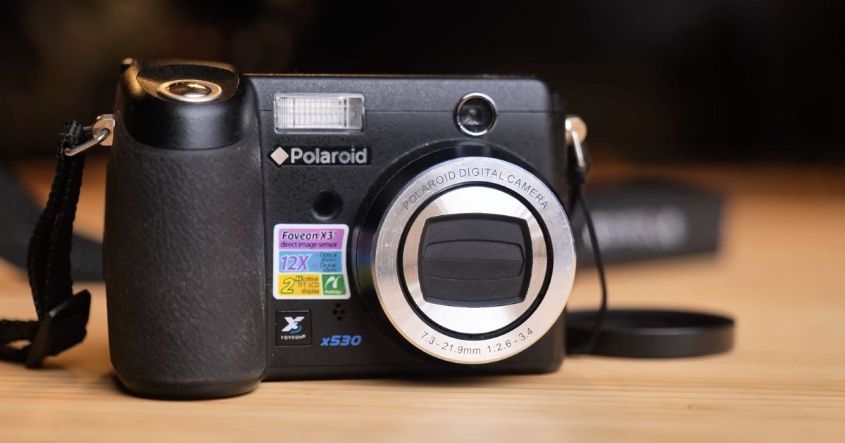 A Close Look at the Extremely Rare, Foveon-Powered Polaroid X530