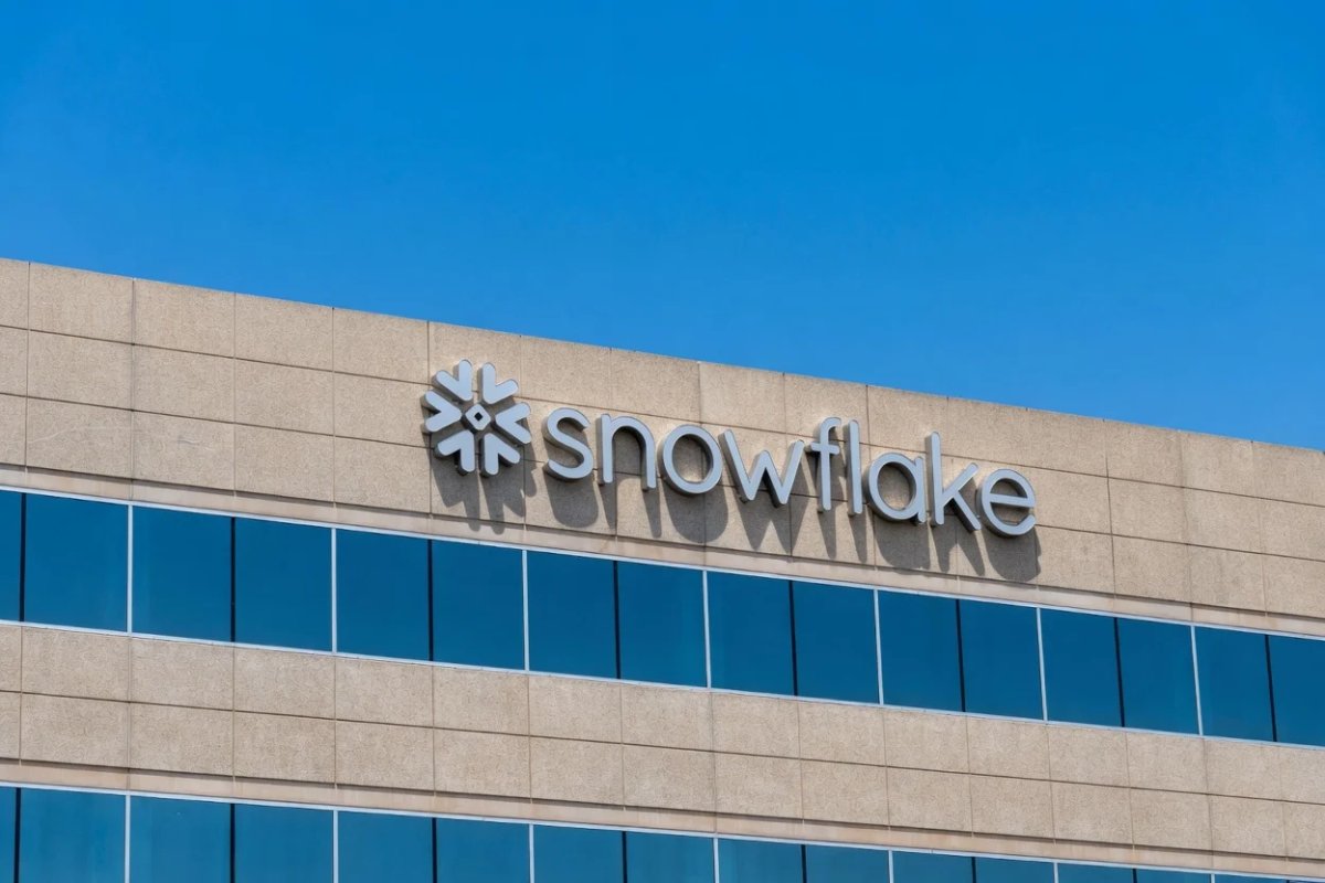 Snowflake (SNOW) Stock Soars 98% in May: What’s Fueling This Explosive Rally?