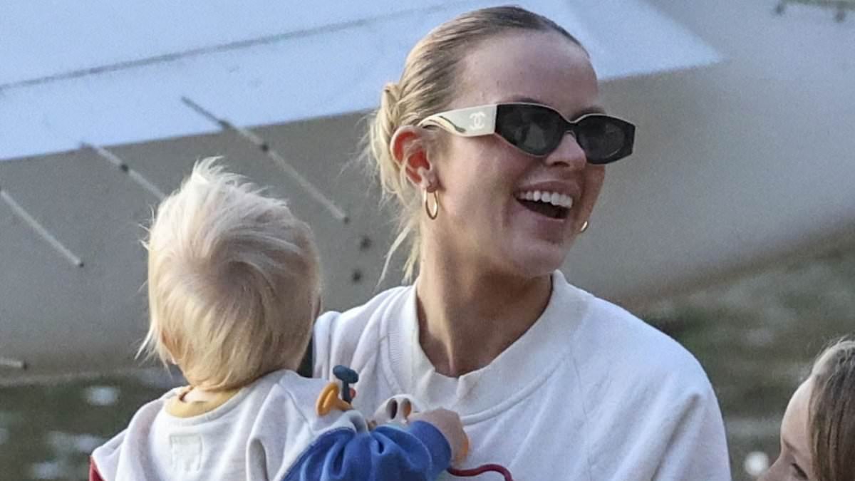 Madeline Holtznagel sparks engagement rumours with Justin Hemmes after flaunting massive diamond ring