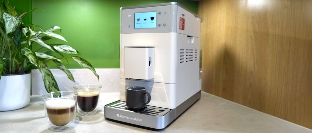 The KitchenAid KF4 brews a beautifully balanced espresso thanks to its Intelligrind system, but its iced drink menu left me cold